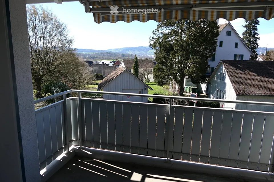 Attraktive 4.5-Zimmer-Wohnung mit Garage in Weiningen ZH