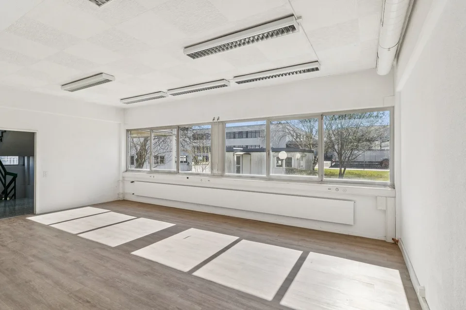 Einmalige Chance: Ganzes Gewerbegebäude zur Miete mit maximaler Flexibilität – Foto 6 von 13