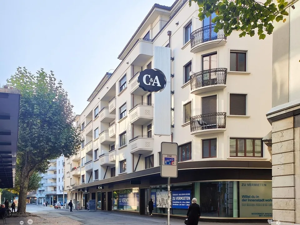 "1'000 m2 Verkaufsfläche im UG mit Frequenzbringer im EG!"