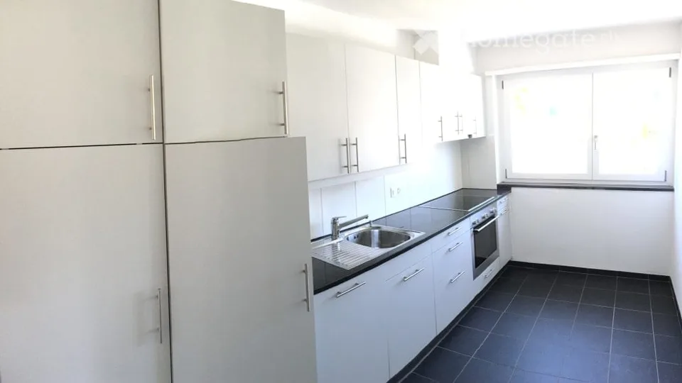 Helle 3.5-Zimmer-Wohnung mit Balkon in Zentrumsnähe Bassersdorf