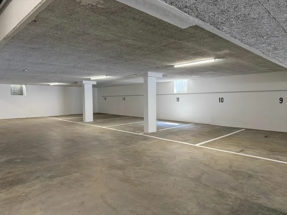 Einstellhallenplatz zu vermieten