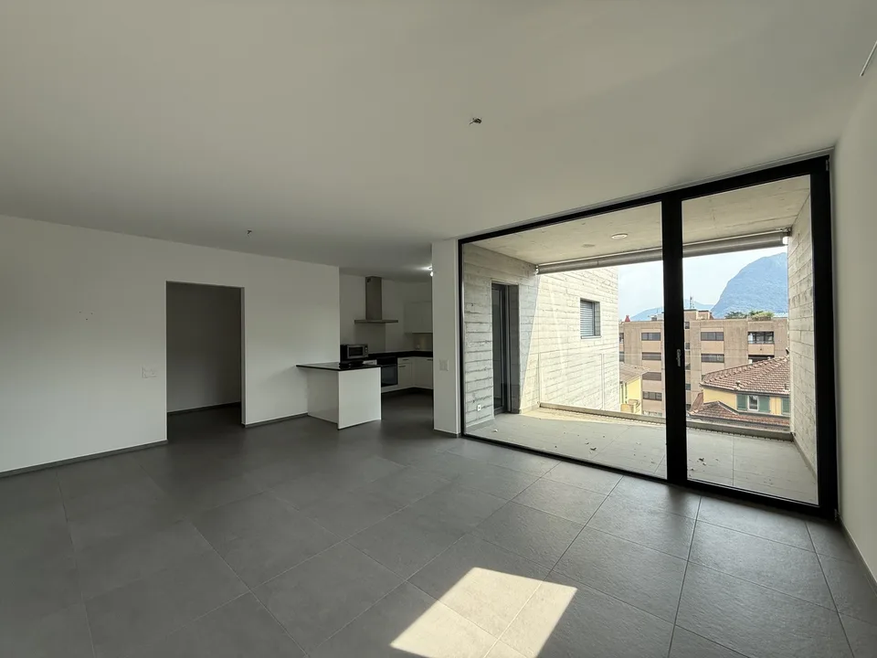 NEU UND GERAUMIGES 2.5 ZIMMER