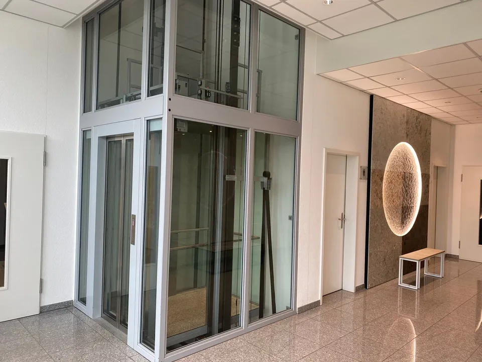 Locaux commerciaux modernes dans un emplacement central
