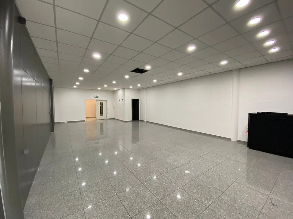 Moderne Gewerberäumlichkeiten an zentraler Lage