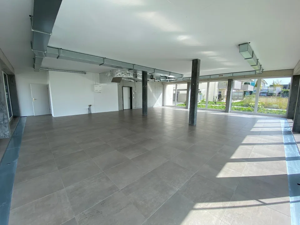 Spazio commerciale nel centro di Schötz
