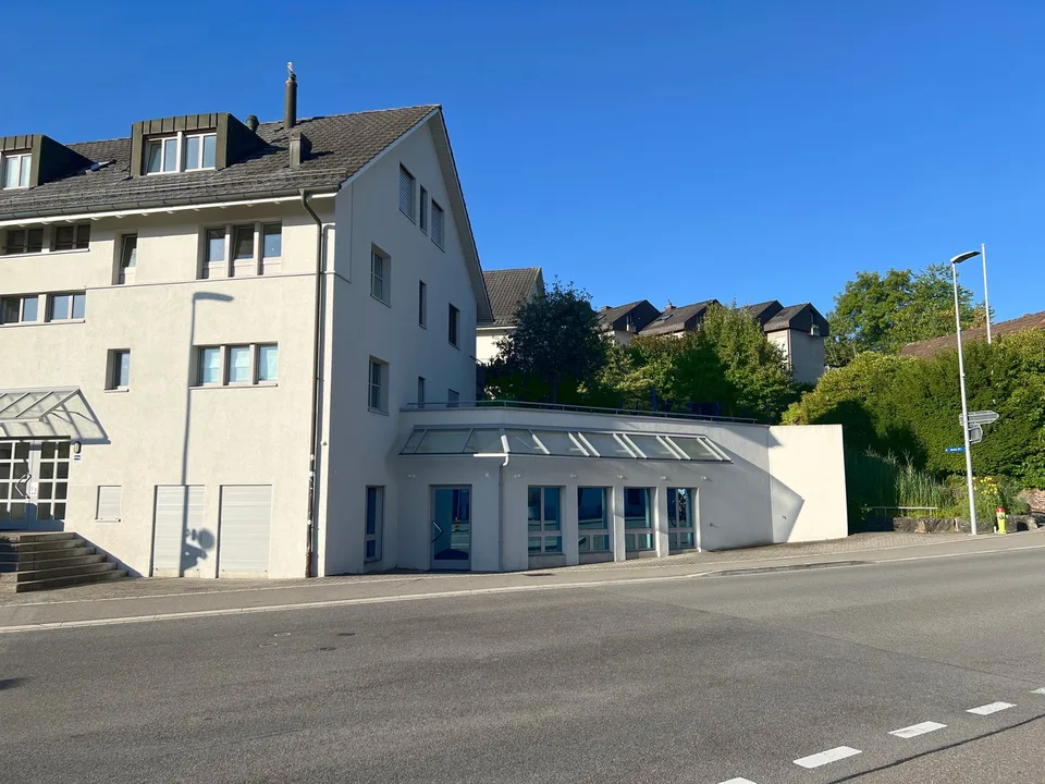 Topmodernes Gewerbelokal an zentraler Lage in Ebmatingen
