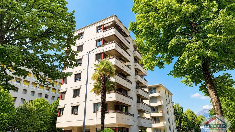 Lugano, Centrale, Lumineux, Spacieux Appartement avec deux Terrasses