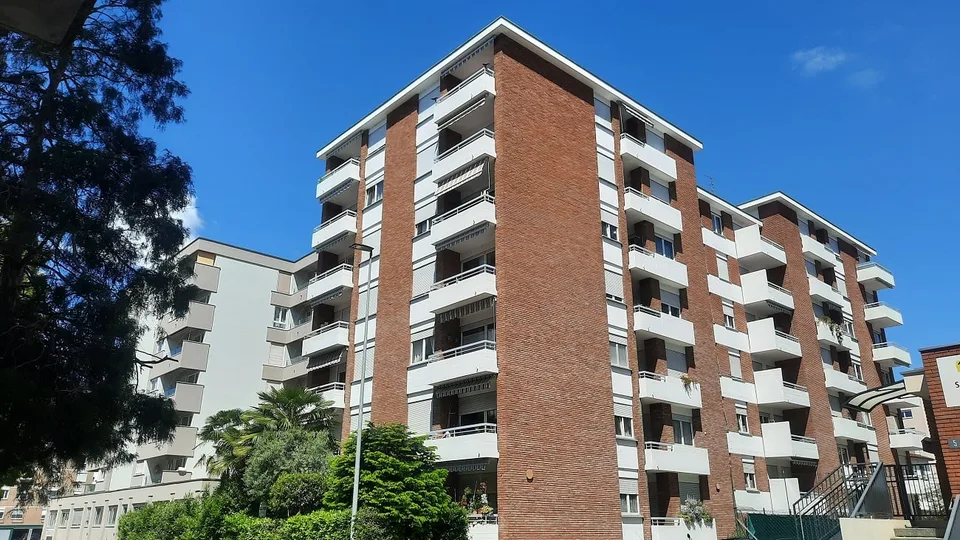 Lugano Center, Bright Apartment with Terrace, Basement