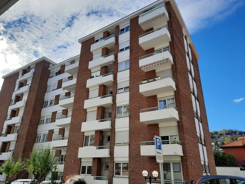 Lugano Center, Bright Apartment with Terrace, Basement