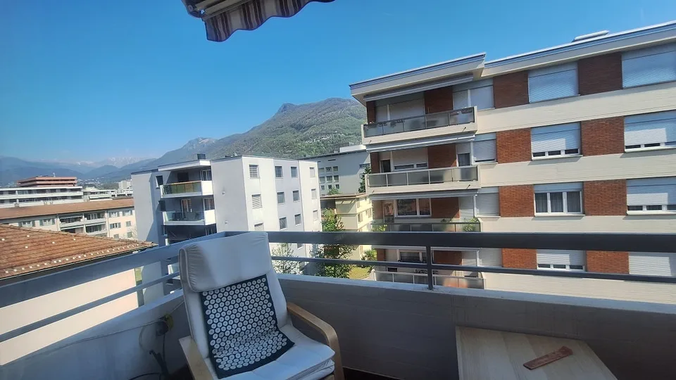 Lugano Centro,  Luminoso  Appartamento con terrazza, cantina