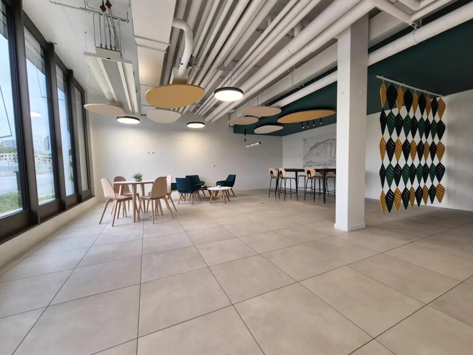 Plugin 4 - Administratif/Bureau de 74 m2 à 106 m2 au 2ème étage