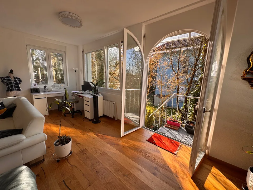 4.5-Zimmer-Gartenwohnung + Gästehaus. Option: Mehrgenerationen-Haus