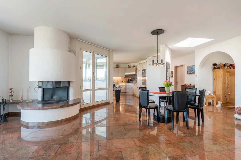 Large terrace with plenty of privacy and Alpine view
