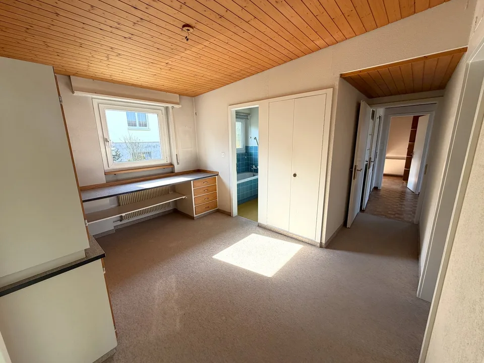 BELIEBTE, SONNIGE UND RUHIGER LAGE MIT AUSBAUPOTENTIAL AUF 880 M2 GRUNDSTÜCK – Foto 11 von 21