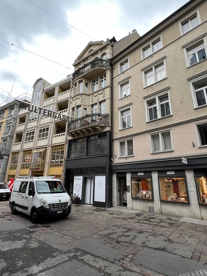 Laden- und Büroräumlichkeit