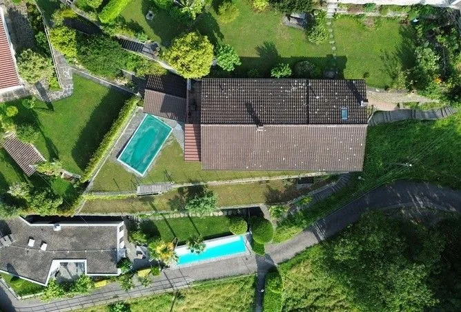 Einzelhof mit Seeblick