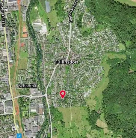 *Einfamilienhaus mit Schwimmbecken*