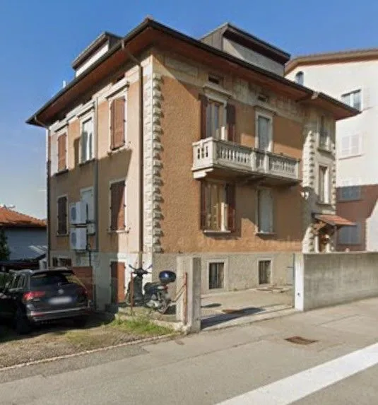 *Wohnung
