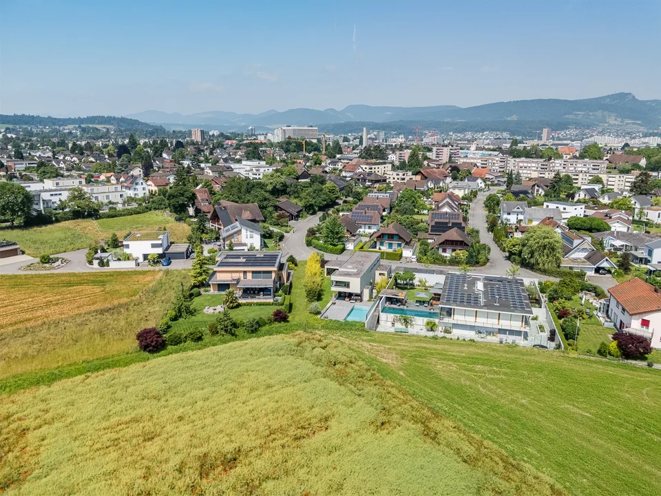 Exklusives Zuhause mit Pool an zentraler Lage.
