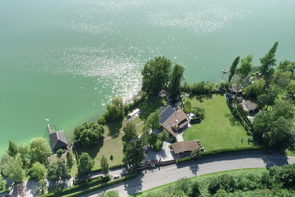 Grosszügiges Seeanwesen nahe Luzern