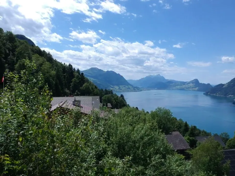 Casa familiare affascinante di 5,5 locali in una posizione idilliaca a Seelisberg