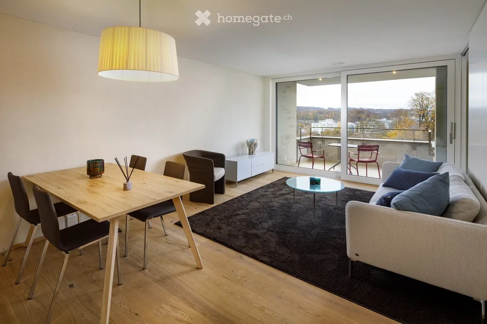 Appartamento moderno 2.5 locali con loggia grande a Kloten
