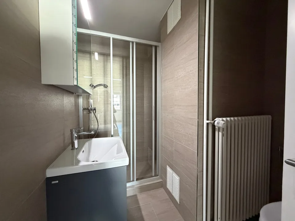 Charmant appartement de 3,5 pièces au dernier étage sur Witikonerstrasse à Zurich