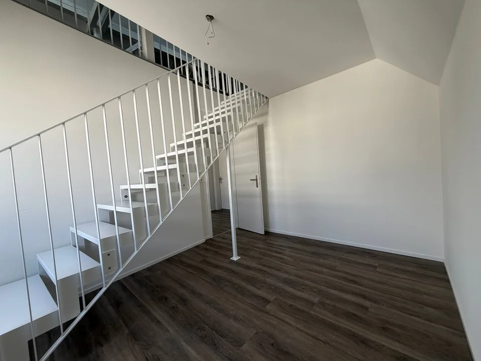 Charmant appartement de 3,5 pièces au dernier étage sur Witikonerstrasse à Zurich