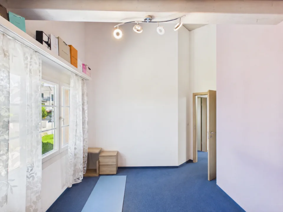 Traumhaftes Doppeleinfamilienhaus in Familienquartier – Foto 21 von 23