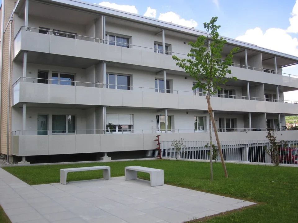 2019 renovierte 3 1/2 Zi-Wohnung mit grossem Balkon und Weitsicht