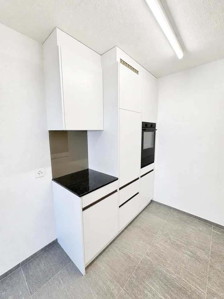 Helle 2.5-Zimmer-Wohnung mit Balkon in Schöftland
