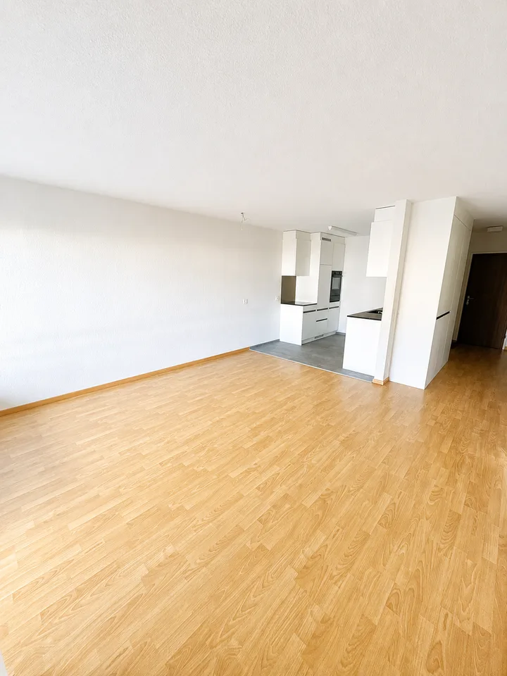 Helle 2.5-Zimmer-Wohnung mit Balkon in Schöftland