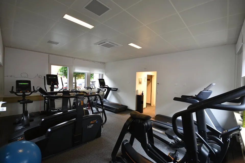 155m2, $290./m2/year – photo 28 of 28