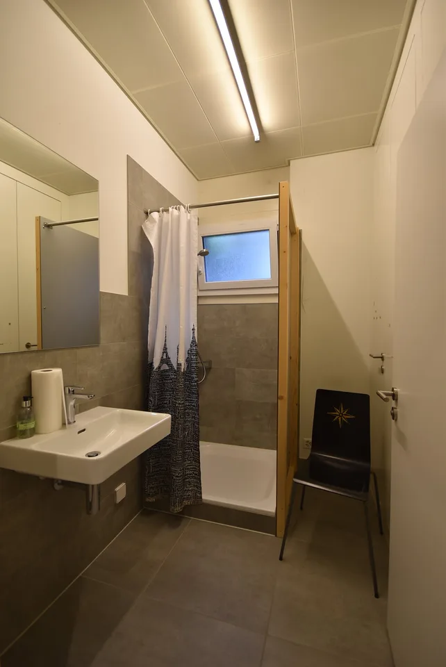 155m2, $290./m2/year – photo 27 of 28