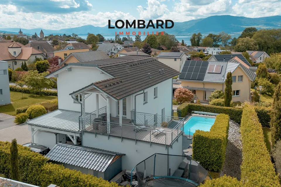 Spacieuse villa individuelle avec vue sur le lac et piscine