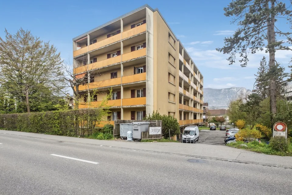 Teilsanierte Wohnung für Paare oder Kleinfamilie!