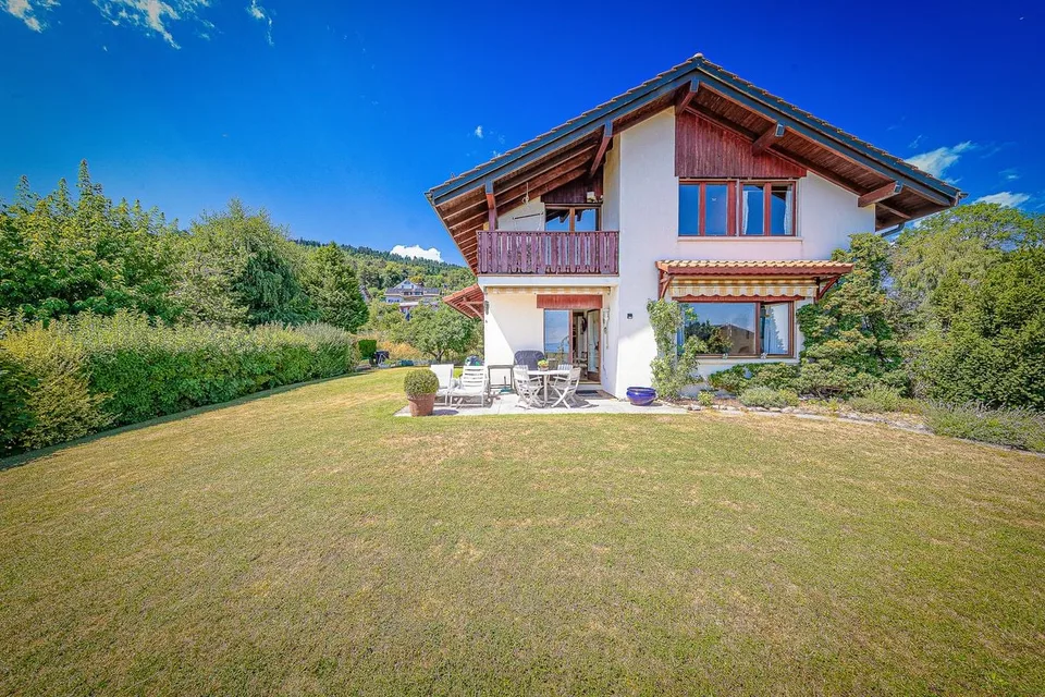 Hübsches Haus in Arzier-Le Muids mit Seeblick!
