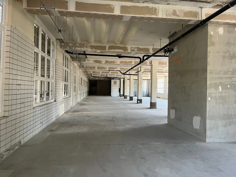 650 m² Raum für Ihre Vision – Rohbaufläche mit Industriecharakter im The Valley