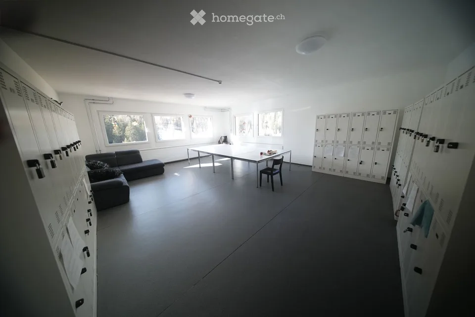 Grosszügiges Wohn- und Geschäftsgebäude in idyllischer Berglage Marmorera