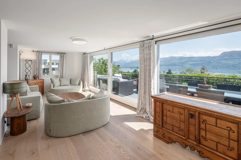 Grosszügiges 12-Zimmer-Einfamilienhaus mit traumhaftem See- und Bergblick in Stäfa