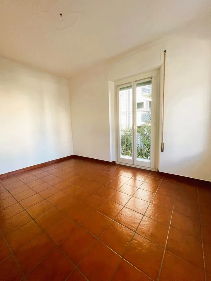 LUGANO GROßZÜGIGES 2.5-ZIMMER-WOHNUNG IN ZENTRALER LAGE