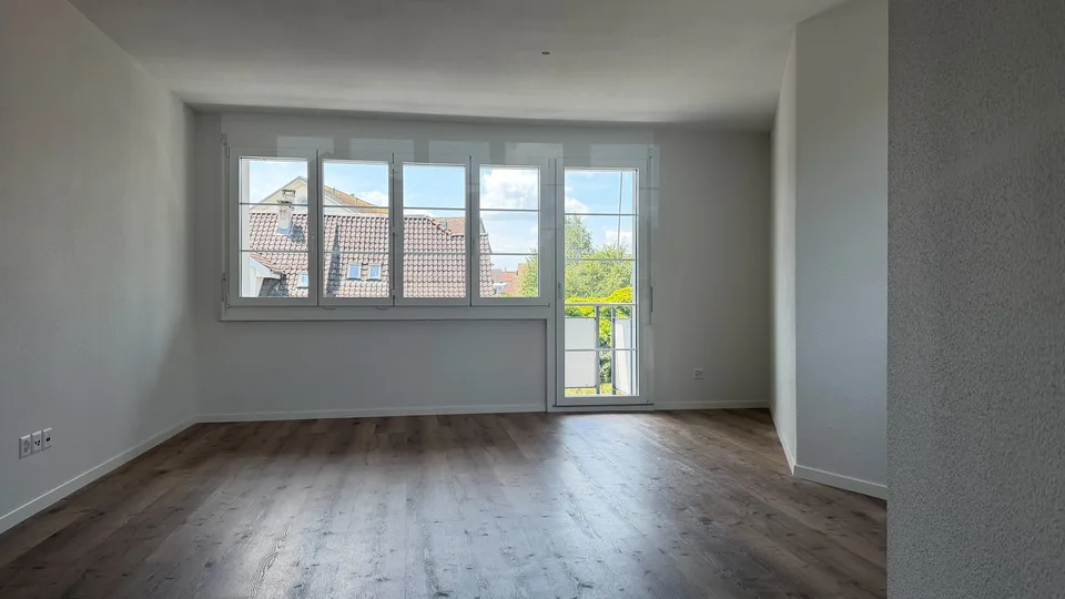 Sanierte 5- Zimmer-Maisonette- Wohnung mit Balkon in Bonstetten