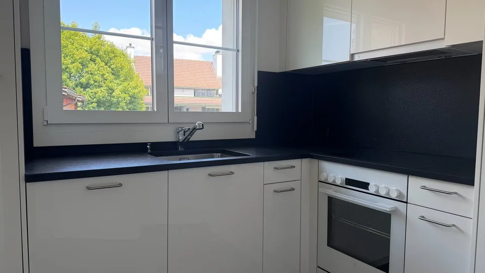Sanierte 5- Zimmer-Maisonette- Wohnung mit Balkon in Bonstetten