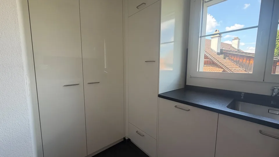 Sanierte 5- Zimmer-Maisonette- Wohnung mit Balkon in Bonstetten