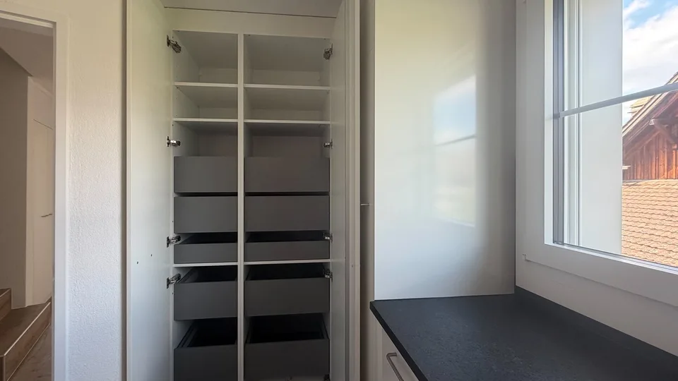 Sanierte 5- Zimmer-Maisonette- Wohnung mit Balkon in Bonstetten
