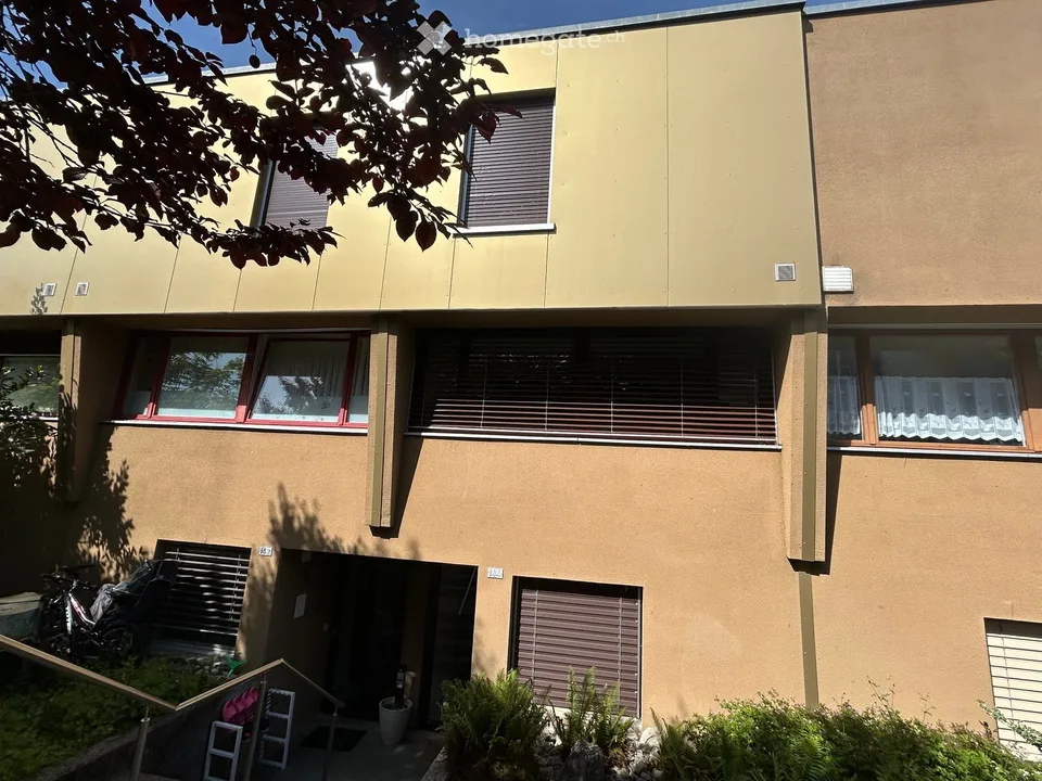 Casa a schiera affascinante con grande potenziale in una zona residenziale molto richiesta