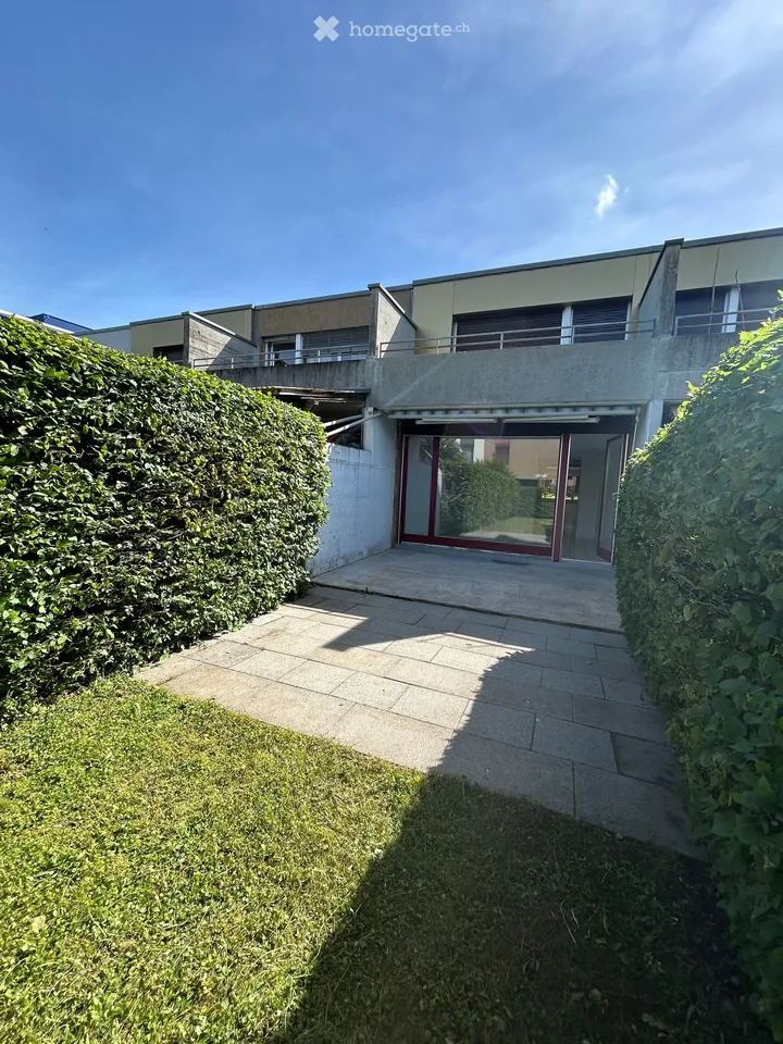 Casa a schiera affascinante con grande potenziale in una zona residenziale molto richiesta