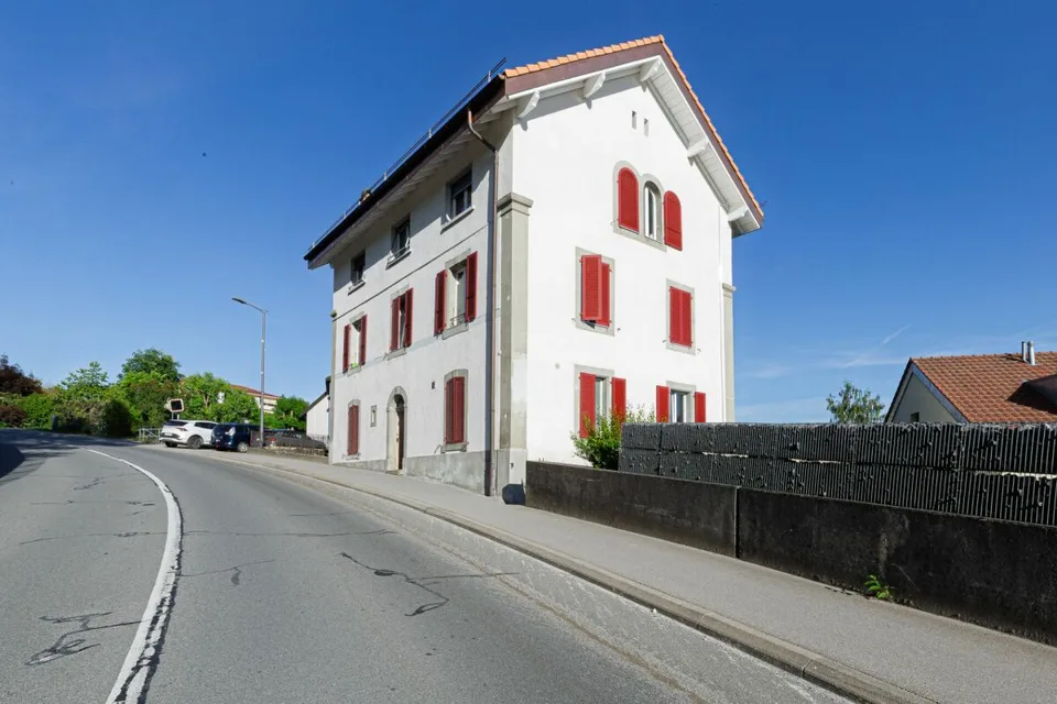 Mieteinbringendes Gebäude, 4 Apartments, 4 Parkplätze – Foto 8 von 11