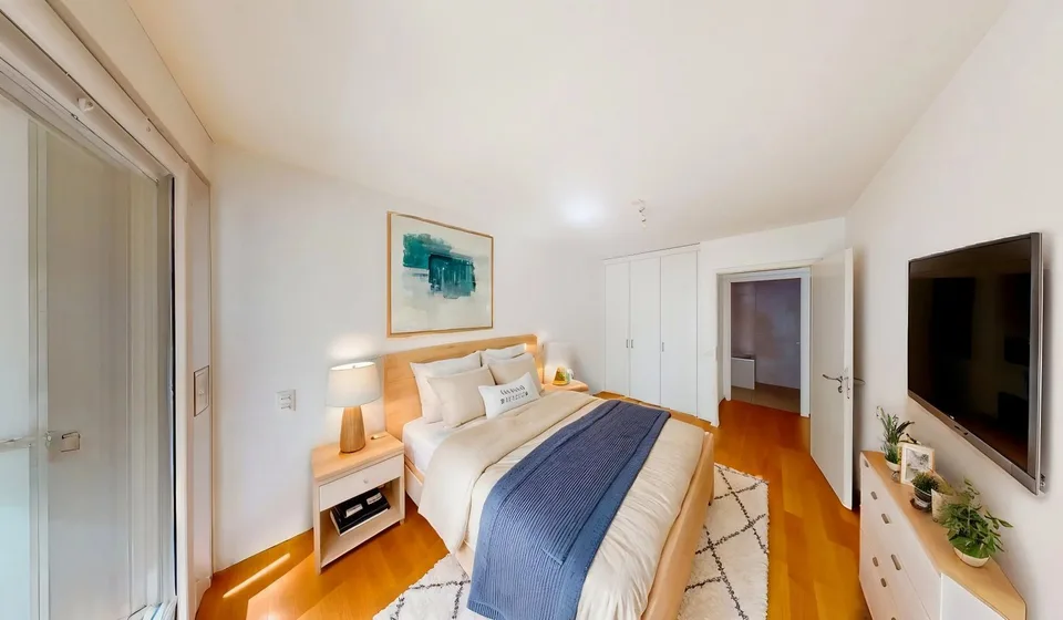 Lot of two apartments - Partnership sale (SI)