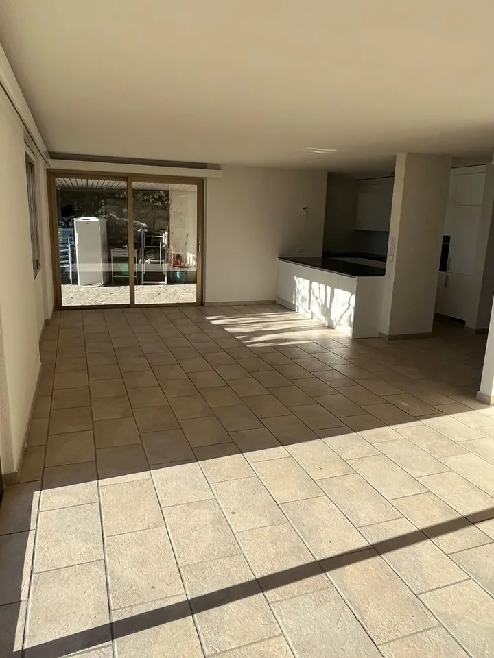 Esclusiva Villa con vista lago posteggi e vari confort. – Foto 17 von 19